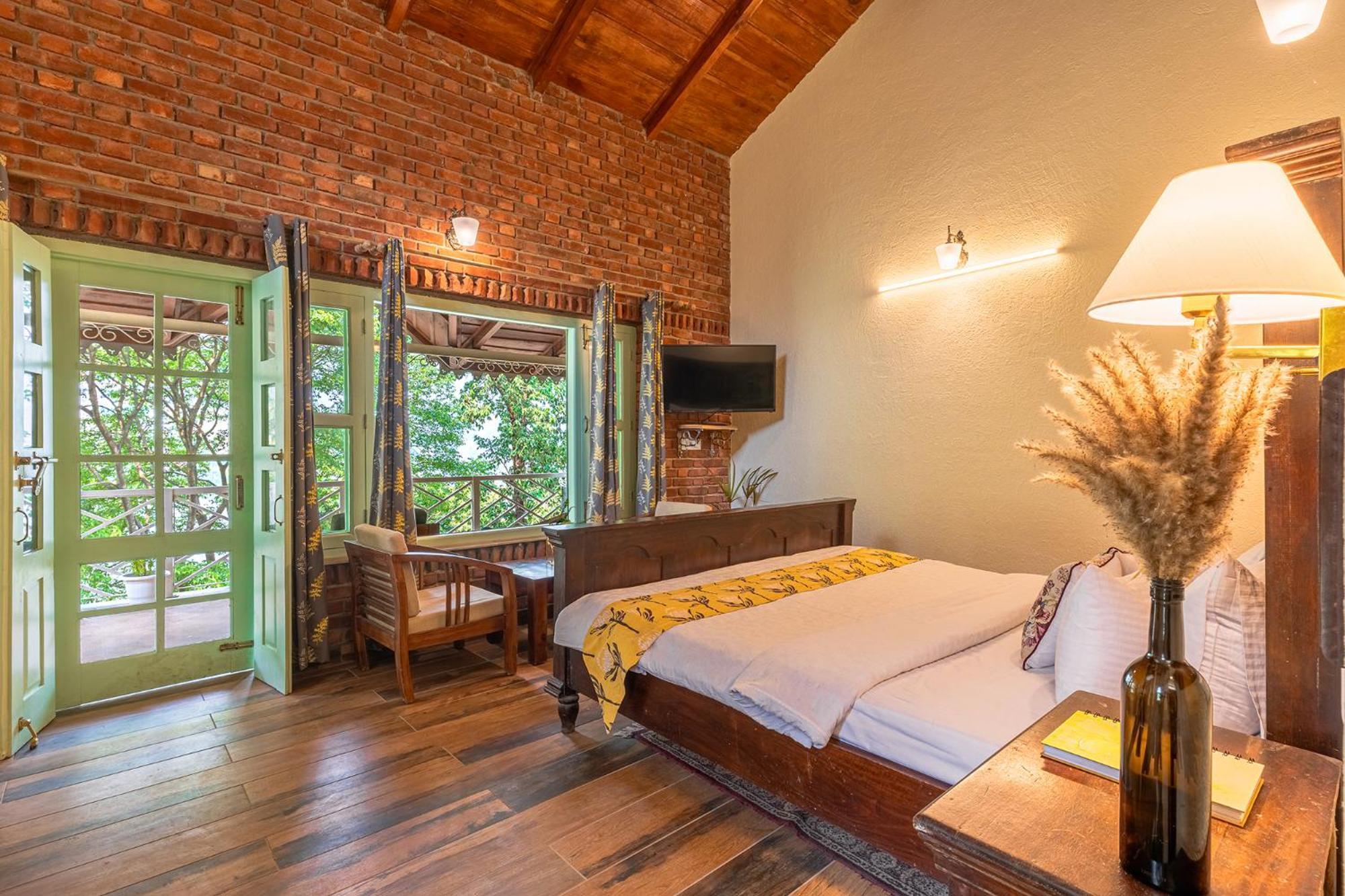 Malusara Retreat By The Lake Bhimtal Exterior photo